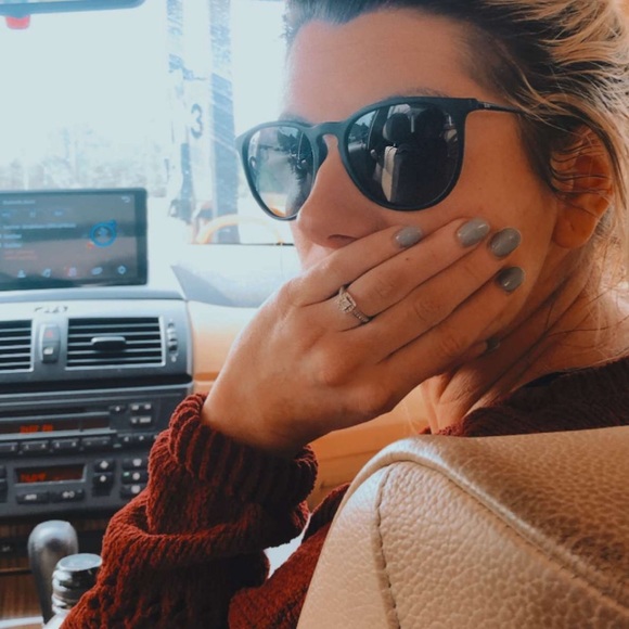 Meet your Posher, Nikki - Picture 1 of 1